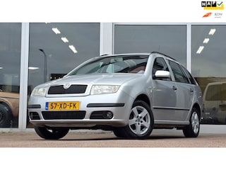 Skoda Fabia Combi 1.4i 16V Elegance Automaat Airco Trekhaak APK 19-06-2026