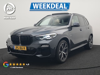 BMW X5 xDrive45e M Sport Plug In Hybrid 395pk Dealer O.H. PHEV | Trekhaak Af Fabriek | Panodak | Soft Close | Luchtvering | 360 Camera | Adaptive Cruise | Harman & Kardon | Lederen Comfortstoelen Memory & Verwarmd | Blis | M Sportstuur Verwarmd |