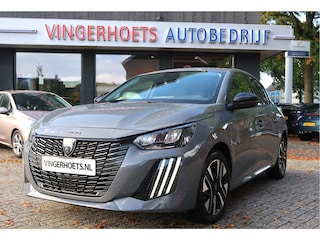 Peugeot 208 1.2 Benzine 100 Pk. * Allure Selenium * Navigatie * Draadloss Apple Carplay / Android Auto * Voor- en Achter Parkeer Sensoren * Climate & Cruise Control *1/2 Leder Interieur * Vingerhoets; Vierde Generatie Eersteklas Service !