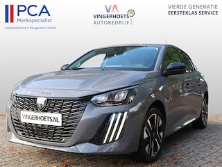 Peugeot 208 1.2 Benzine 100 Pk. * Allure Selenium * Navigatie * Draadloss Apple Carplay / Android Auto * Voor- en Achter Parkeer Sensoren * Climate & Cruise Control *1/2 Leder Interieur * Vingerhoets; Vierde Generatie Eersteklas Service !