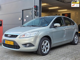 Ford Focus 2.0 Titanium Ghia / VOL OPTIES !!