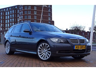 BMW 3-serie Touring 330xi 4WD EXE Aut 258pk Unieke Staat!