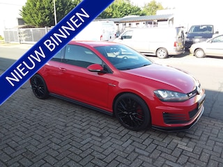 Volkswagen Golf 2.0 TSI GTI Performance