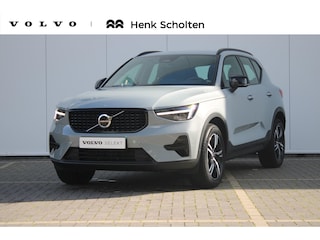Volvo XC40 B4 Plus Dark | Verwarmbare Voorstoelen en Stuurwiel | Semi-Elektrische Trekhaak | Verwarmbare Voorruit | Premium Audio by Harman Kardon | Adaptieve Cruise Control | Park Assist