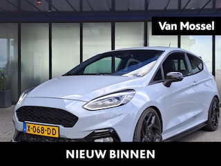 Ford Fiesta 1.5 EcoBoost ST-3 | 200 PK! | Maxton Design Bodykit | Apple Carplay & Android Auto | Winter Pack | Launch Control | Cruise Control | B & O Soundsystem |