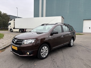 Dacia Logan 0.9 TCe S&S Robust 90 PK. Slechts 102.000 KM !!! Tweede eigenaar !! Zuinige,betrouwbare en zeer fijn rijdende auto !