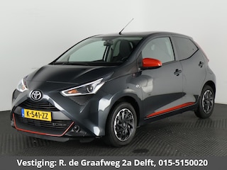 Toyota Aygo 1.0 VVT-i X-Fun Sport + Coral Red Pack | 1e eigenaar | Dealer onderhouden | Airco | Privacy Glass | Elektrische ramen |