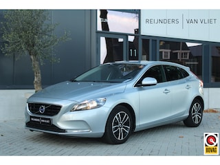 Volvo V40 1.6 T4 Momentum | Rear View Cam. | Keyless | Trekhaak | Nav. |
