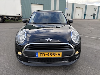 Mini Mini 1.2i 6-Bak 75 PK. Zuinige en als nieuw rijdende auto !!!