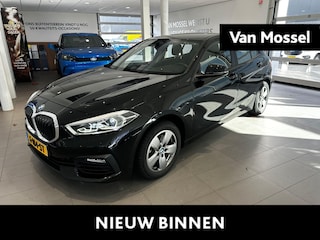 BMW 118i Executive Edition | CRUISE CONTROL | NAVIGATIE | PARKEERSENSOREN | HARMAN KARDON AUDIO |