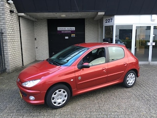Peugeot 206 1.4 Génération / UNIEK MOOI / LAGE KM+NAP / 5 DEURS / APK JULI 2026