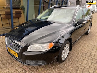 Volvo V70 2.5FT Summum Automaat 200PK LEER / ECC / TREKHAAK