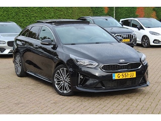Kia ProCeed 1.4 T-GDI GT-PlusLine / Panoramadak / Camera / Keyless / JBL / 18'' / Apple CarPlay / Stuur+Stoelverwarming / DAB / Dodehoek / ACC