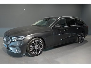 Mercedes-Benz Estate 300e AVANTGARDE ** LED, 360 CAM, TREKH, DISTR, KEYLESS, AMBIENTE ** 1e EIG - € 22.000,= onder NP - UNFALLFREI ** ** INFORMEER OOK NAAR ONZE AANTREKKELIJKE FINANCIAL-LEASE TARIEVEN **