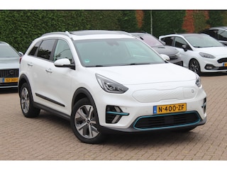 Kia Niro DynamicPlusLine 64 kWh / Camera / Schuifdak / Leder / Keyless / Navigatie / Dodehoek / DAB / Cruise Control