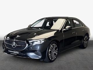 Mercedes-Benz E-klasse 300e AVANTGARDE ** LED, DISTR, SPIEGEL, DODE HOEK, KEYLESS, AMBIENTE ** 1e EIG - € 21.000,= onder NP - UNFALLFREI ** ** INFORMEER OOK NAAR ONZE AANTREKKELIJKE FINANCIAL-LEASE TARIEVEN **
