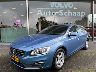 Volvo V60 2.0 D3 Momentum Business Automaat | Rijklaar incl garantie | Keyless Donker getint glas Trekhaak Navigatie