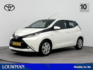 Toyota Aygo 1.0 VVT-i x-play Navi | Parkeercamera | Fietsendragerbeugel | Mistlampen | Airco |