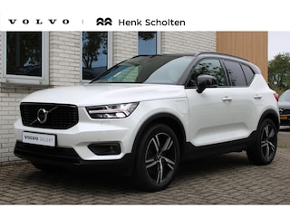 Volvo XC40 T5 Automaat Recharge R-Design | Premium Audio by Harman en Kardon|Interieur Voorverwarming| Electrisch bedienbare Voorstoelen|Semi electrische Trekhaak| Adaptieve Cruise Control| Blind spot | Verwarmbare Voorstoelen.