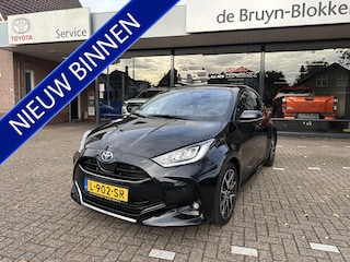 Toyota Yaris 1.5 Hybrid Executive Panoramadak / Navigatie / Stoel- en stuurverwarming / Parkeersensoren voor en achter / 1e eigenaar, dealeronderhouden / Toyota Garantie