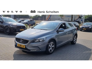 Volvo V40 T2 Momentum |Navigatie| Bluetooth| Climate Control| Regensensor| Lichtmetalen velgen| LED dagrijverlichiting| Inklapbare buitenspiegels| Parkeer sensoren achter