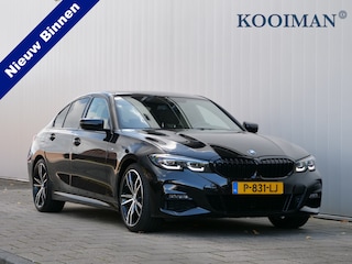 BMW 318i Business Edition Plus 157 Pk Automaat Navigatie / DAB / Leer / M-pakket / Camera