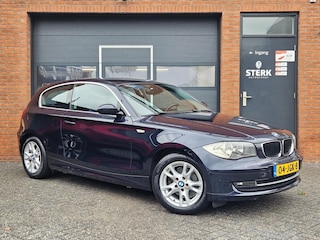 BMW 116i Business Line Trekhaak Bluetooth 16"