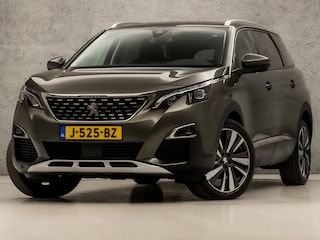 Peugeot 5008 1.2 PureTech Deluxe 7 Persoons Automaat (PANORAMADAK, APPLE CARPLAY, MEMORY SEATS, LEDER, STOELVERWARMING, 360 CAMERA, SPORTSTOELEN, LED KOPLAMPEN, GETINT GLAS, TREKHAAK, NIEUWSTAAT)