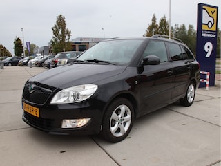 Skoda Fabia Combi 1.2 TSI Ambition Airco, Trekhaak, 1e eigenaar , NL Auto Aanbieding!