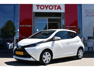 Toyota Aygo 1.0 VVT-i x-play 69pk 5-deurs | Camera achter | Airco | Dealer onderhouden | Nieuwe APK |