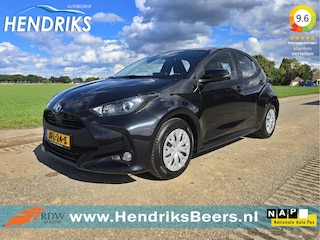 Toyota Yaris 1.5 Hybrid 115 Business - Euro 6 - 95 Pk - Navigatie - ParkeerCamera - AppleCarplay AndroidAuto
