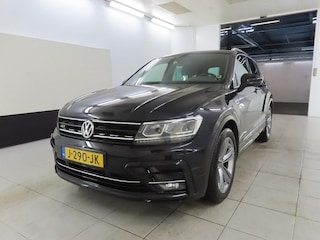 Volkswagen Tiguan 1.5 TSI ACT Highline Business R Digidash | Pano | Camera | LED | LMV 19"| NL auto | 1e eig.