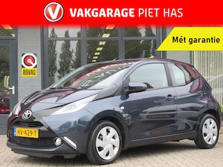 Toyota Aygo 1.0 VVT-i x-play | Airco | Bluetooth | Parkeercamera | Incl. Garantie | LED Dagrijverlichting | 5-Deurs | ISOFIX |