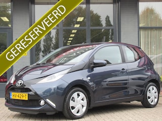 Toyota Aygo 1.0 VVT-i x-play | Airco | Bluetooth | Parkeercamera | Incl. Garantie | LED Dagrijverlichting | 5-Deurs | ISOFIX |