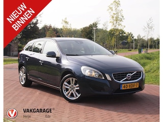 Volvo V60 1.6 T3 Momentum | Apple Carplay | Cruise Control | Trekhaak | Parkeersensoren | Leer |