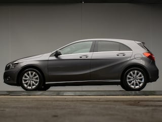 Mercedes-Benz A-klasse 180 Ambition Sport (NAVI,XENON,LED,CRUISE,SPORTSTOELEN,PDC,GETINT,CLIMATE,BLUETOOTH,NETTESTAAT)