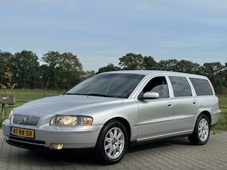 Volvo V70 2.4 MOM. LEDER STL VERW TREKH SPOILER