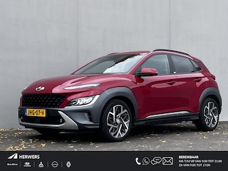 Hyundai Kona 1.6 GDI HEV Premium / 1.300 kg Afn. trekhaak / Dealer onderhouden / HUD / Adapt. CC / Stuur- en stoelverwarming / Stoelventilatie / Navigatie / Achteruitrijcamera / Apple Carplay Android / 18" LM wielen /