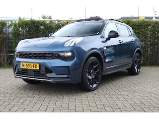 Lynk & Co 01 1.5 LED | Pano | Carplay | Camera | Geheugen | Trekhaak | Climate | Stoelverwarming | PDC