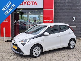 Toyota Aygo X-PLAY CAMERA AIRCO APPLE CAR PLAY & ANDROID AUTO