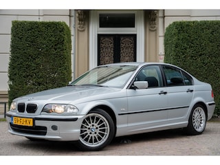 BMW 318i Executive M-Tech1 | Trekhaak | ORG NL 2e eign