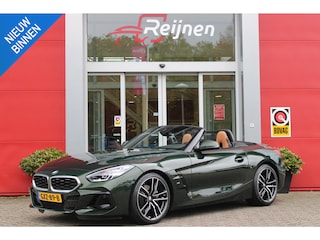 BMW Z4 Roadster sDRIVE 20i HIGH EXECUTIVE M-SPORT AUTOMAAT | M INTERIEURPAKKET  | M EXTERIEURPAKKET | M SPORTSTUUR | 19" VIJFDUBBELSPAAKS M SPORTWIELEN | NAVIGATIE | DRAADLOZE APPLE CARPLAY / ANDROID AUTO |  LEDER VERNASCA COGNAC | STOEL / STUUR VERWARMING | ACHTERUITRIJCAMERA | FULL LED KOPLAMPEN | SAFETY PAKKET | DODEHOEK DETECTIE |