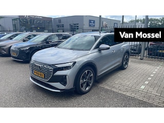 Audi Q4 50 quattro S edition 77 kWh 299 PK | S-line | Navigatie | Camera | Climate Control | Adaptive cruise control | Audi smartphone interface | Stoelverwarming | Trekhaak |