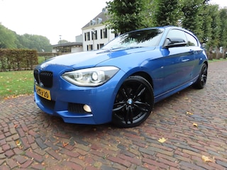 BMW 116i Executive M-Pakket Automaat Schuif/Kanteldak Alcantara Sportstoelen M Sportonderstel Ecc Cruisecontrol Xenon Pdc Keyless Entry 18 Inch Lm Velgen
