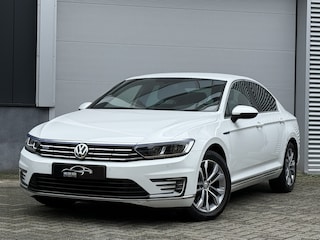 Volkswagen Passat 1.4 TSI GTE | All Season | Navi | Trekhaak | Park Pilot