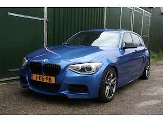 BMW M135i HIGH EXCECUTIVE M-SPORT LEER AIRCO NAVIGATIE CAMERA, HARMAN KARDON