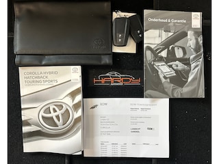 Toyota Corolla 1.8 Hybrid Business Trekhaak Apple Carplay Rijklaarprijs