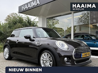 Mini Cooper 1.5 Chili Business | Panorama Dak | Navigatie | Climate & Cruise Control | Stoelverwarming | LED | Leder |