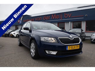 Skoda Octavia Combi 1.2 TSI Greentech Ambition Businessline , TREKHAAK , CR CONTR , CLIMATR , NAVI , PDC A ,