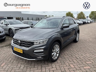 Volkswagen T-Roc 1.0 TSi 110 Pk Style | Cruise Control | Climate Control | Parkeersensoren | Bluetooth | Trekhaak | Camera | 18 inch | 79.729 Km!!